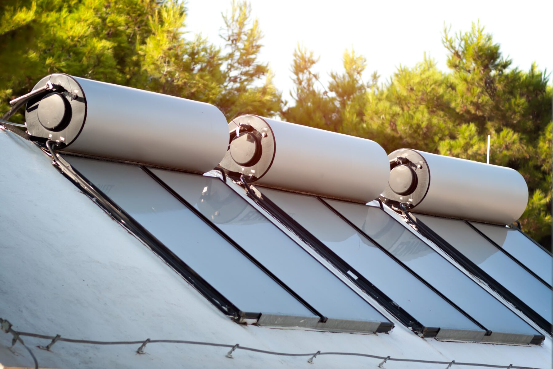 How to clean the solar water heater